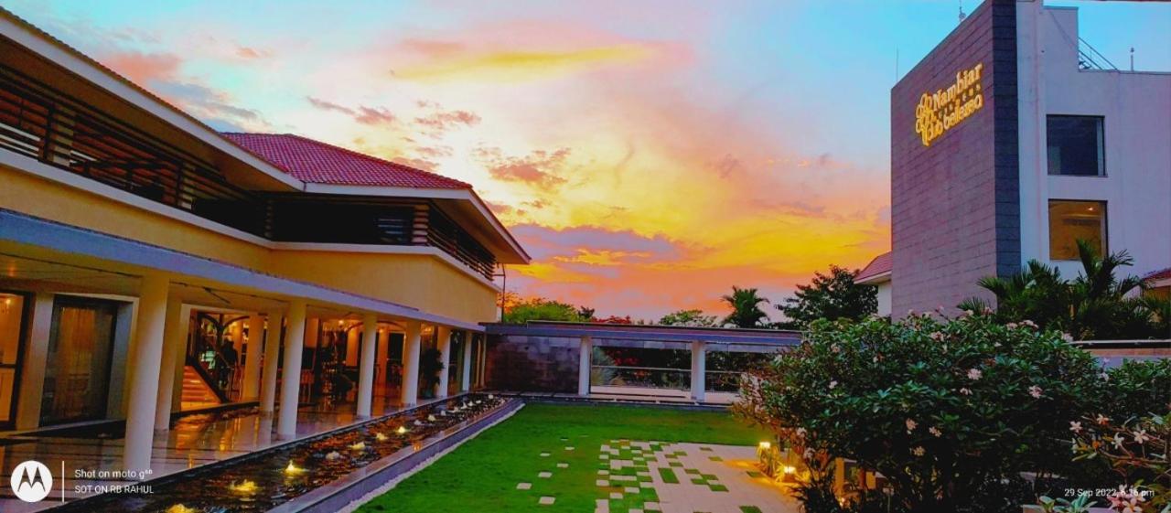 Hotel Nambiar Club Bellezea Kammasandra Exterior foto